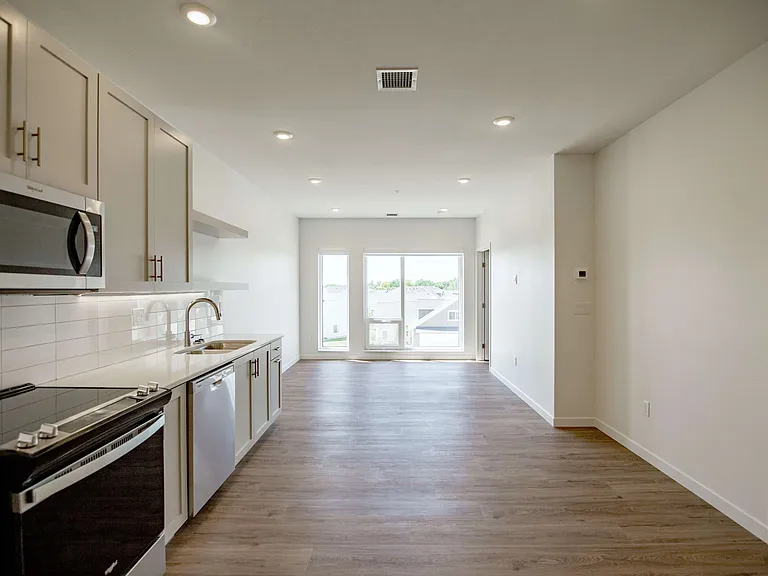 The Earl Apartments 1 Bed 1 Bath 644