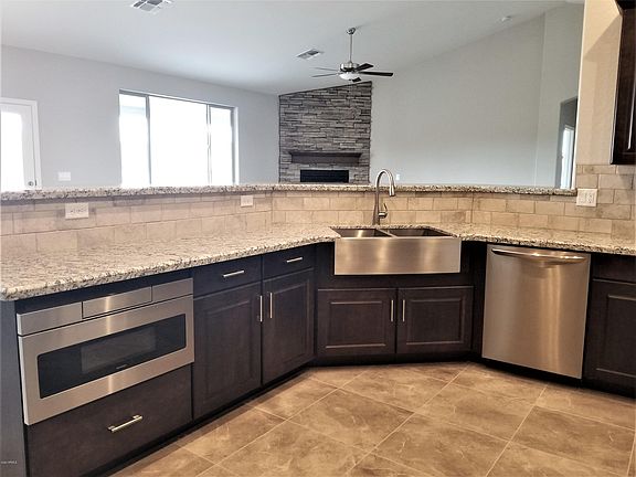 5th image of 32072 N Corrine Ct