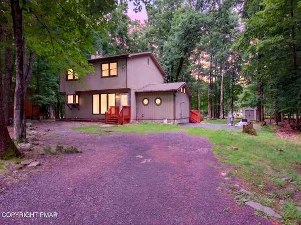 3232 Greenbriar Dr, East Stroudsburg, PA 18301