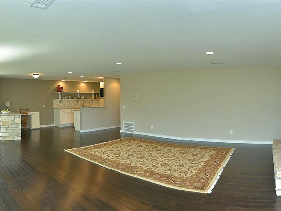 5th image of 13504 Montview Dr