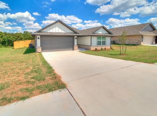 4669 Lincoln Lndg, Harrah, OK 73045