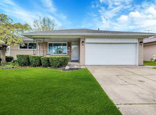 28021 Mavis Dr, Warren, MI 48088