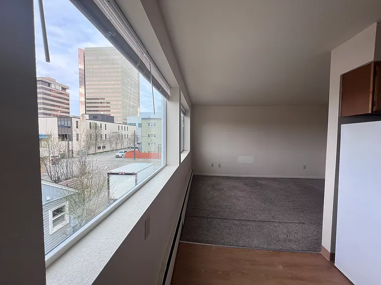 625 W 9th Ave #302 — Photo 20