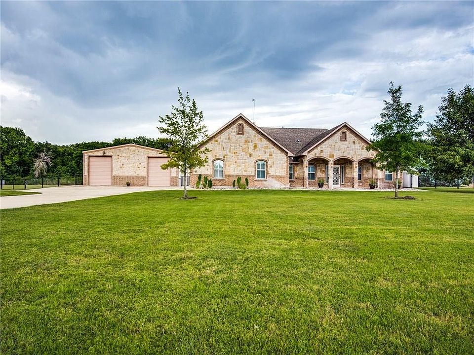 1st image of 299 Miramar Cir
