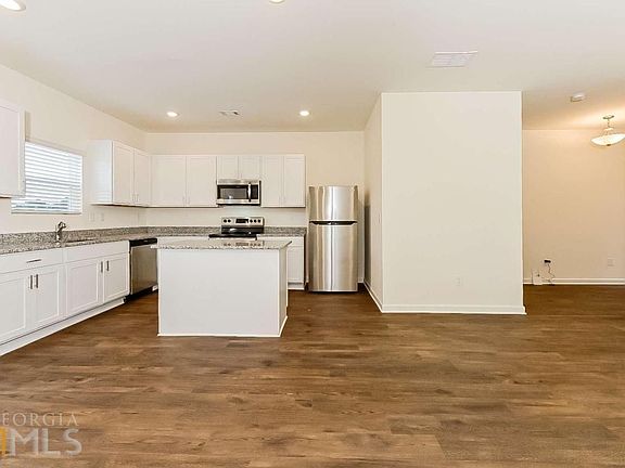 3rd image of 210 Long Island Dr