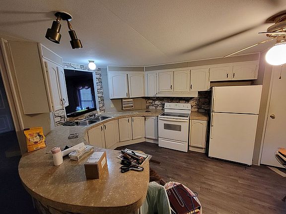 2nd image of 1109 Amber Dr