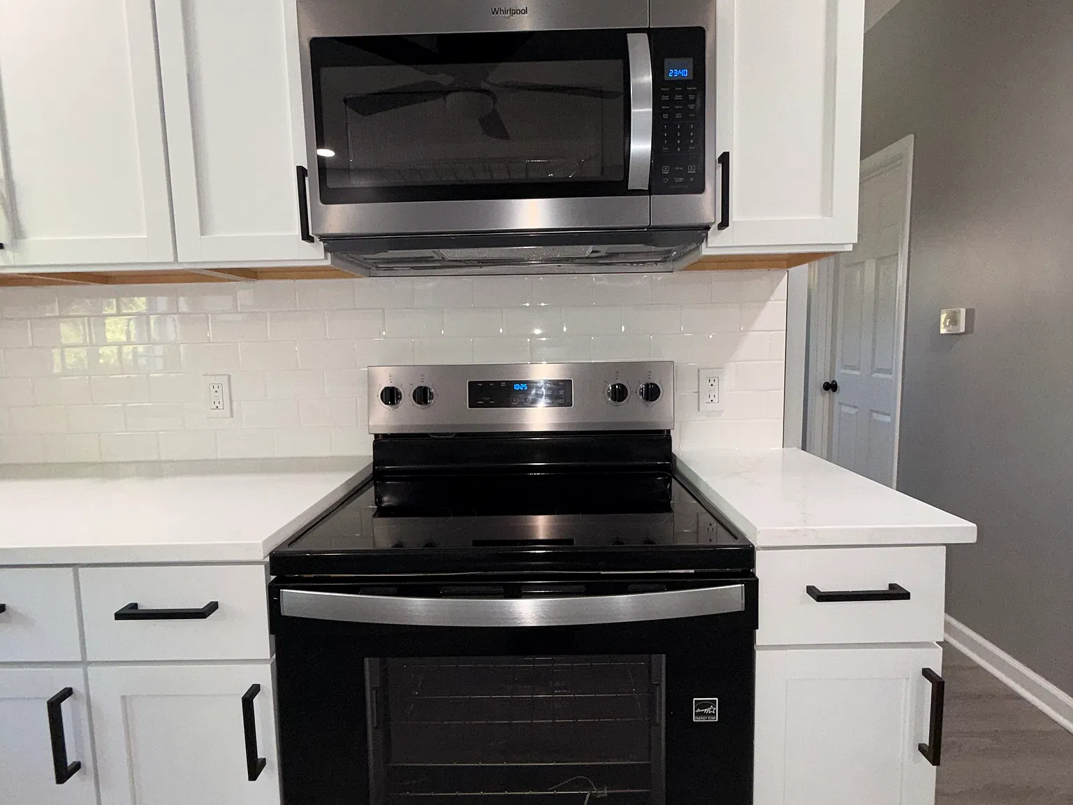 2 bed, 880 sqft, $1,975 — Photo 4