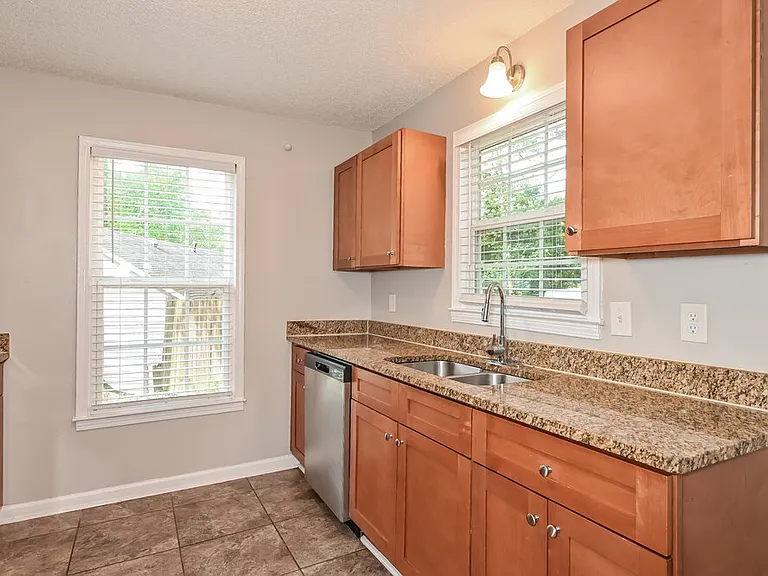 2128 Summertown Dr NW — Photo 7