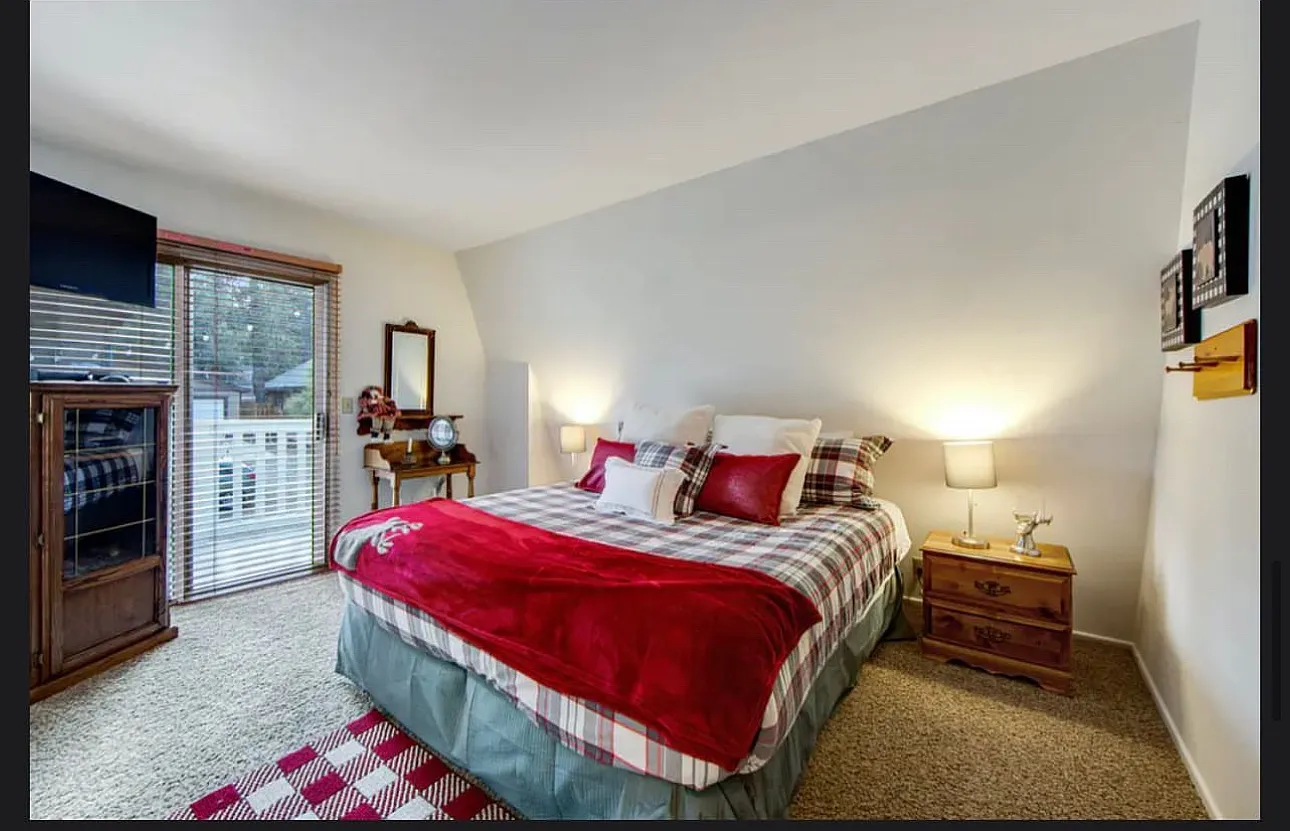 2017 Manzanita Ln — Photo 3