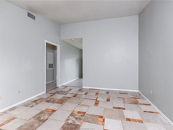 5th image of 1405 Bermuda Ct