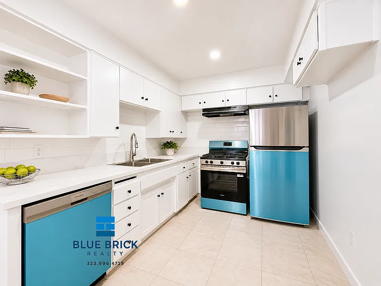 1411 N Curson Ave #2 — Photo 2