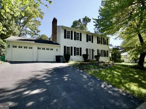 13306 Colfax Dr, Fort Washington, MD 20744