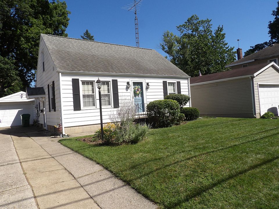 1st image of 211 N 14th St