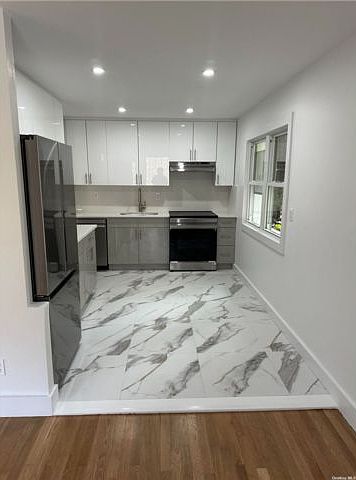 1st image of 214-01 Waters Edge Dr #2