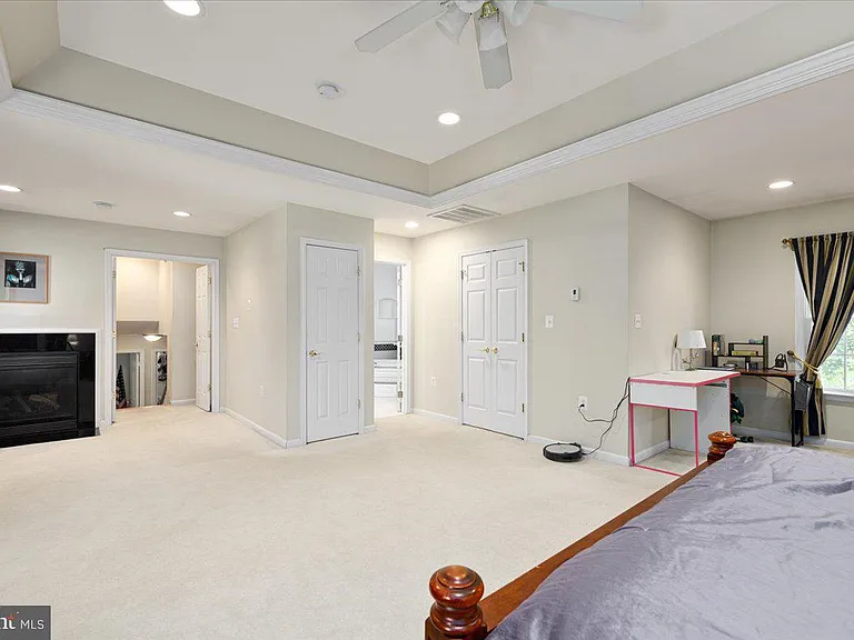 4 Sussex Ct — Photo 20