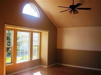 5th image of 1439 Everett Way