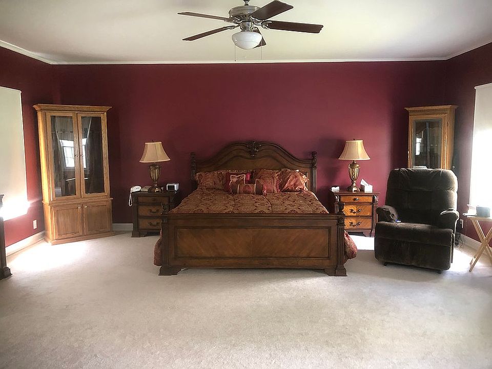 2nd image of 1800 West Byp