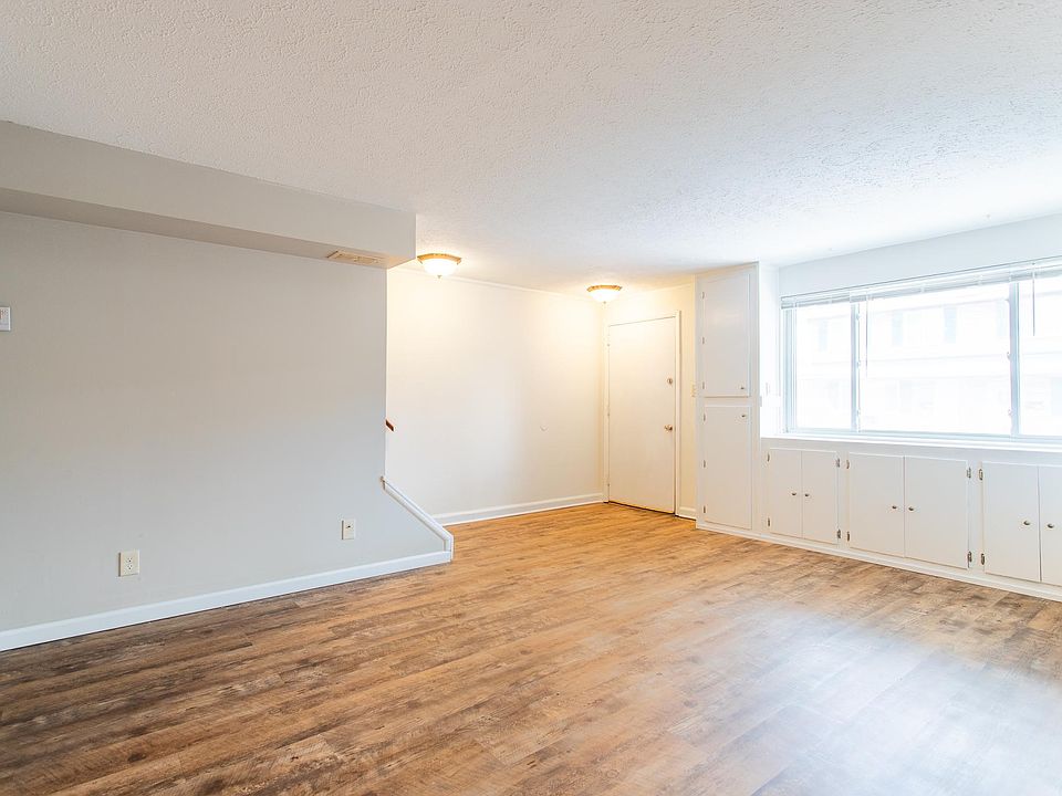 Living Room + Built Ins