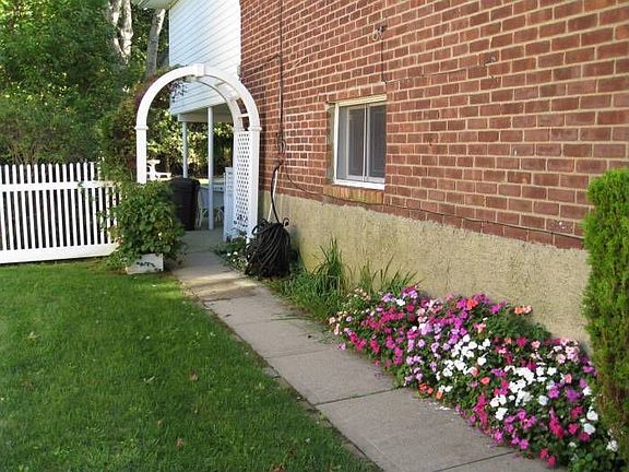 Side walkway to back yard