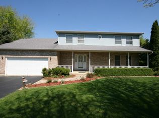 42W520 Foxfield Dr, St Charles, IL