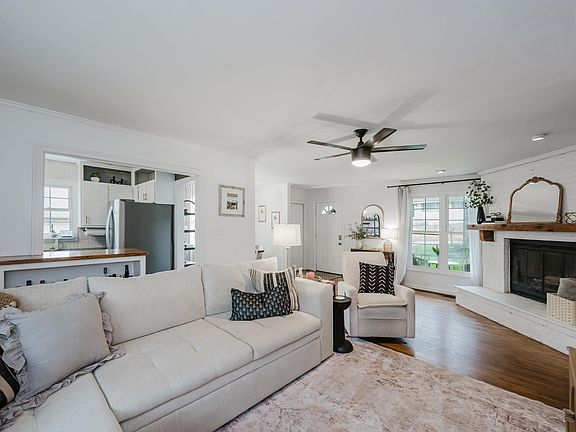 5th image of 1616 Cresthill Rd