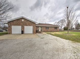 100 Beaman Dr, Illiopolis, IL 62539