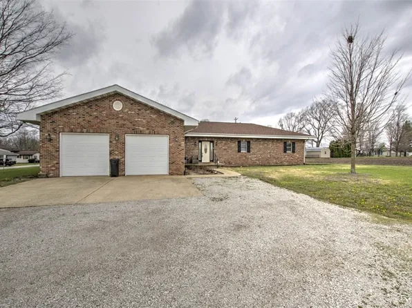 100 Beaman Dr, Illiopolis, IL 62539