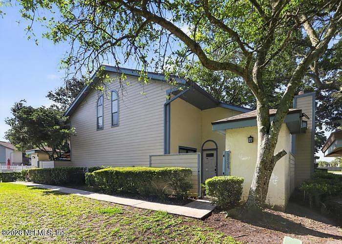 1st image of 1101 W DEFENDER Court #1101