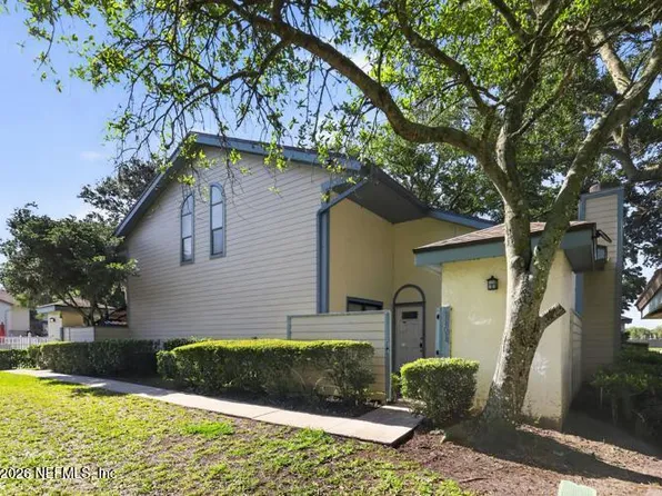 1101 W DEFENDER Court #1101, Jacksonville, FL 32233