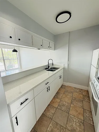 1125 Ann St Photo 1