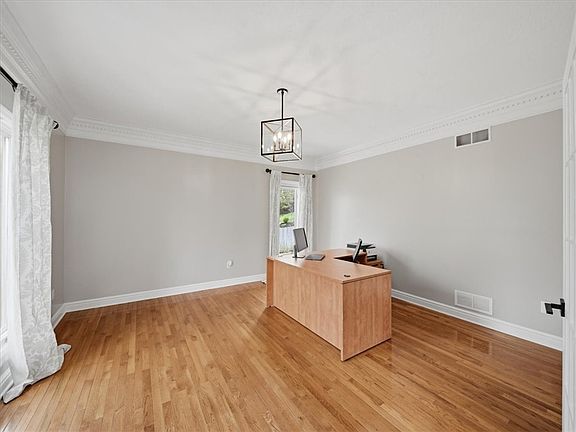 4th image of 113 Foxwood Dr