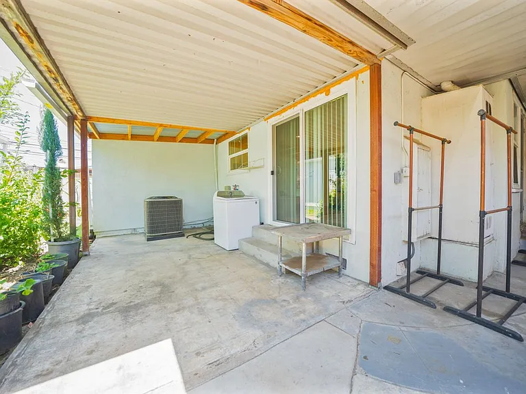 349 E Newman Ave #A — Photo 20
