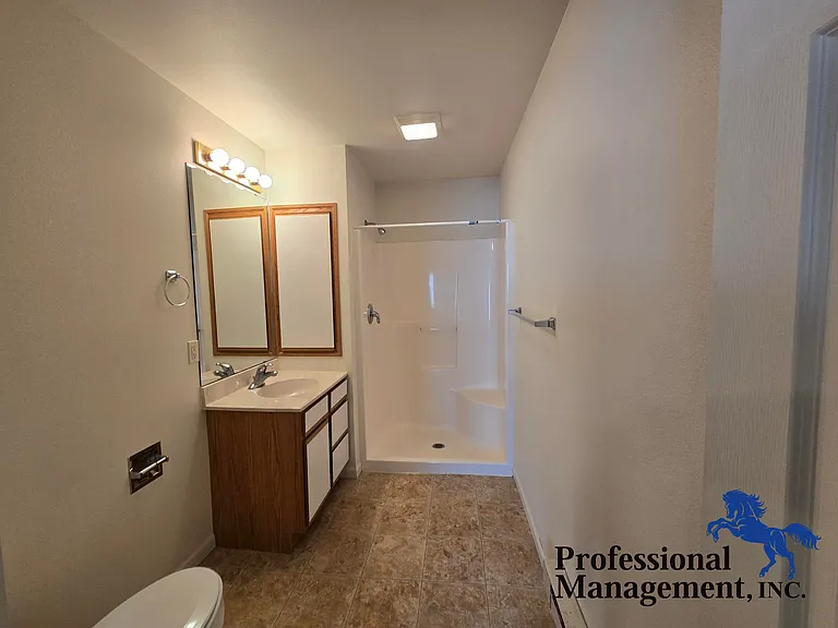 3825 Avenue B #5 — Photo 6