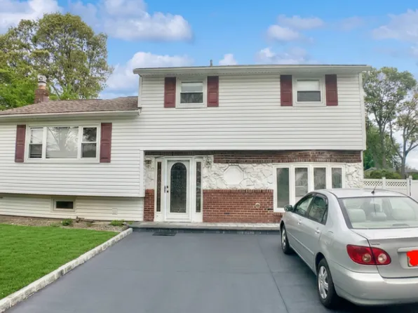 (undisclosed Address), Selden, NY 11784
