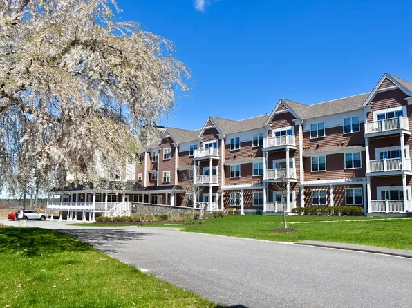 57 Long Point Rd #104, Lakeville, MA 02347