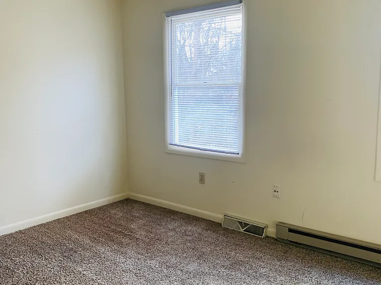 48 Queen Ave #48 — Photo 9