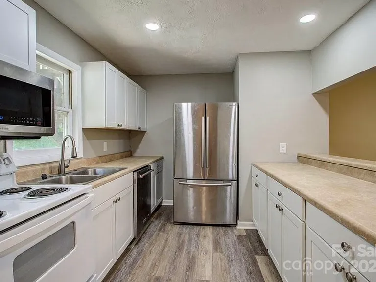 591 Margo Rd #1 — Photo 4