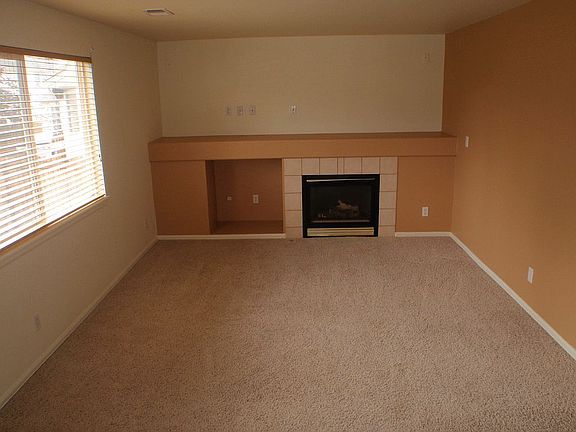 Family Room w/ Gas Fireplace