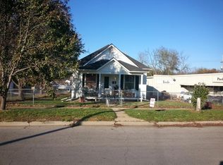 110 W Piankishaw St, Paola, KS 66071