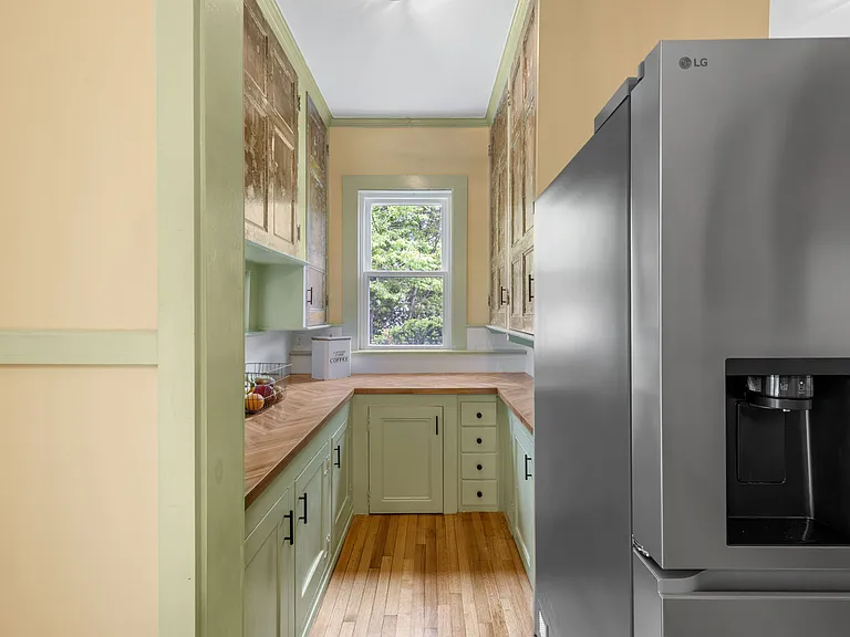 48 Union St #1 — Photo 11