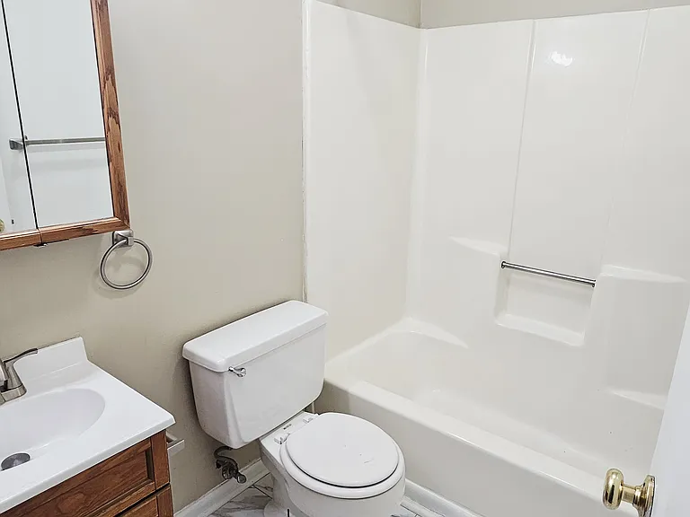 501 E Cottage Grove Ave #C — Photo 5