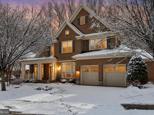 3555 Early Woodland Pl, Fairfax, VA 22031
