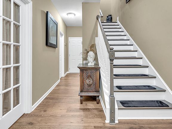 4th image of 5910 Giddings St