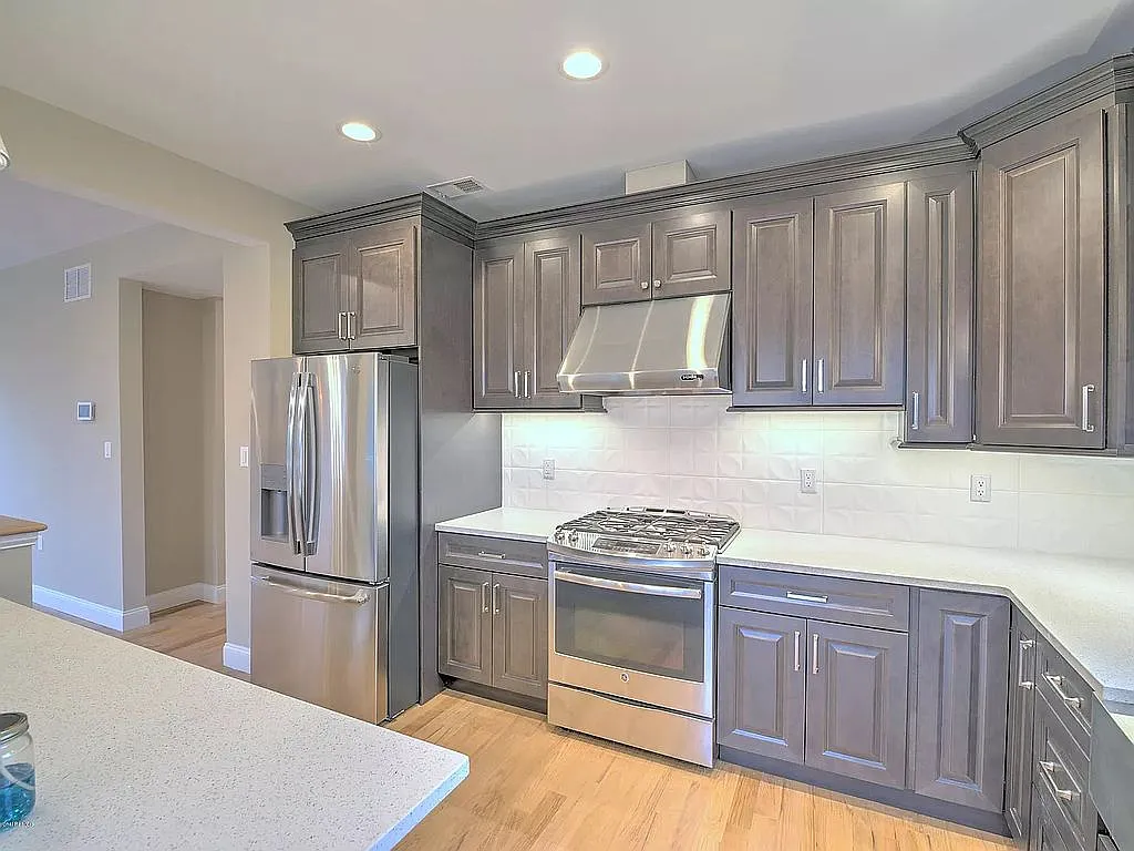 17 Dock Ave photo 1