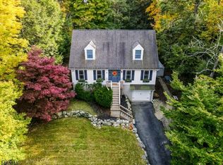 9 Trenton Rd, Hewitt, NJ 07421