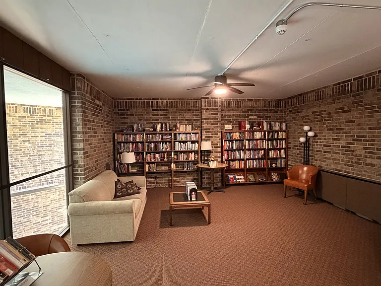 2210 Midland Grove Rd #309 — Photo 36