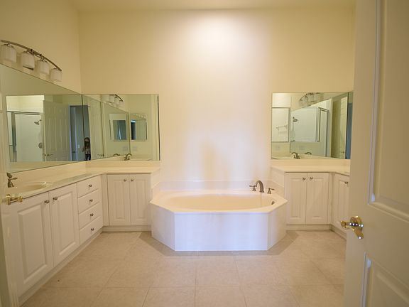 4th image of 3093 Aviamar Cir APT 201