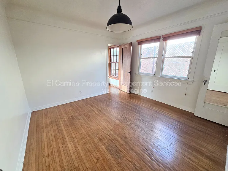 2068 San Francisco Ave — Photo 20