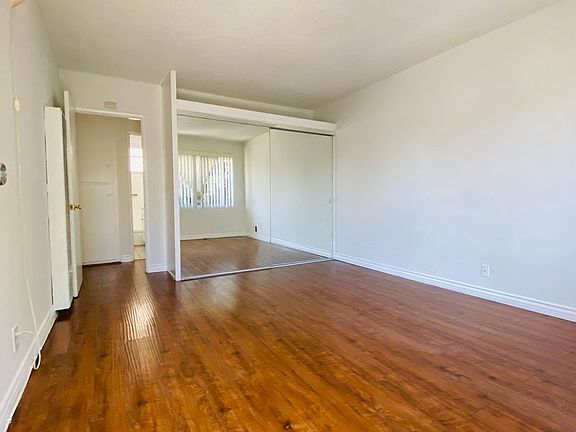 4th image of 1626 Barry Ave APT 8