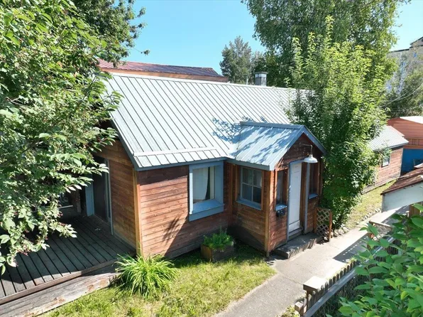 327 6th Ave, Fairbanks, AK 99701